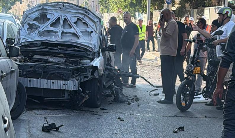 جريمتان تهزان الداخل.. مقتل شابين إثر انفجار مركبة بمدينة يافا وإطلاق نار بالطيبة