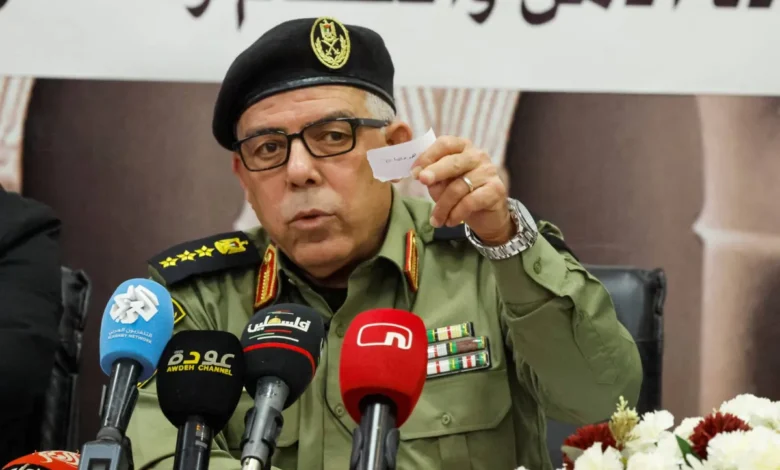 اللواء أنور رجب: "المؤسسة الأمنية الفلسطينية" تواجه مخططات تصفية القضية وإثارة الفوضى بالضفة