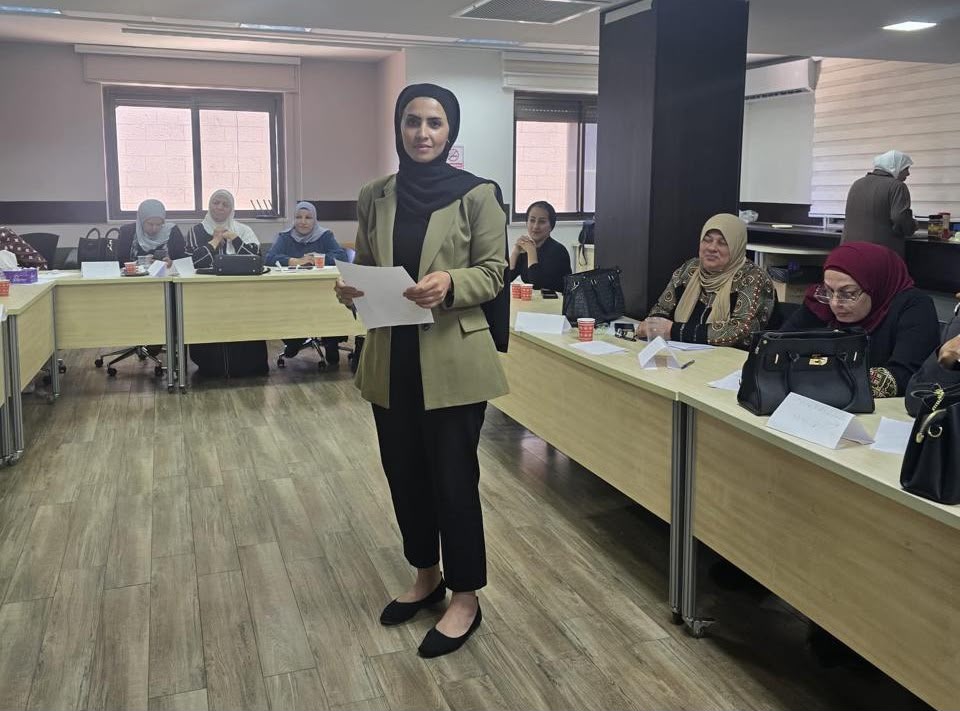 جمعية المرأة العاملة الفلسطينية للتنمية تدرب العضوات المنتخبات بالهيئات المحلية