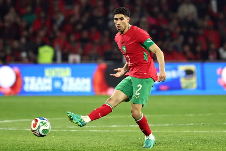 أشرف حكيمي لاعب المنتخب المغربي (الفرنسية)