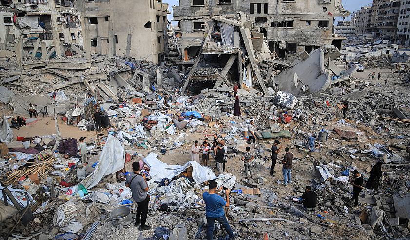 مدينة غزة، أمس. دمار رهيب جراء القصف الإسرائيلي (Getty Images)