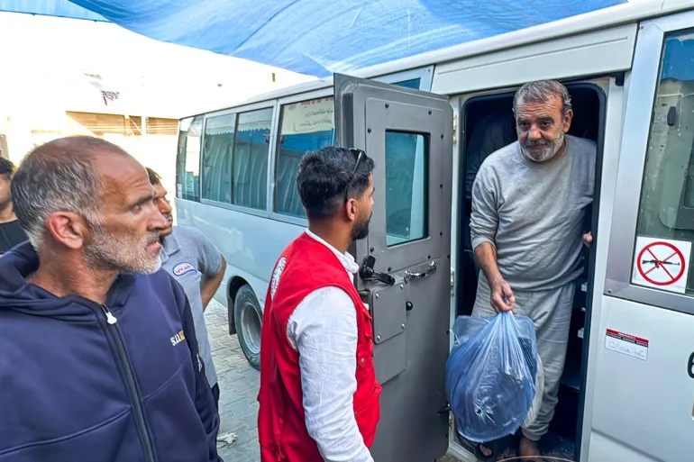 الاحتلال يمنع بزيارة الأسرى الفلسطينيين منذ بدء حرب الإبادة