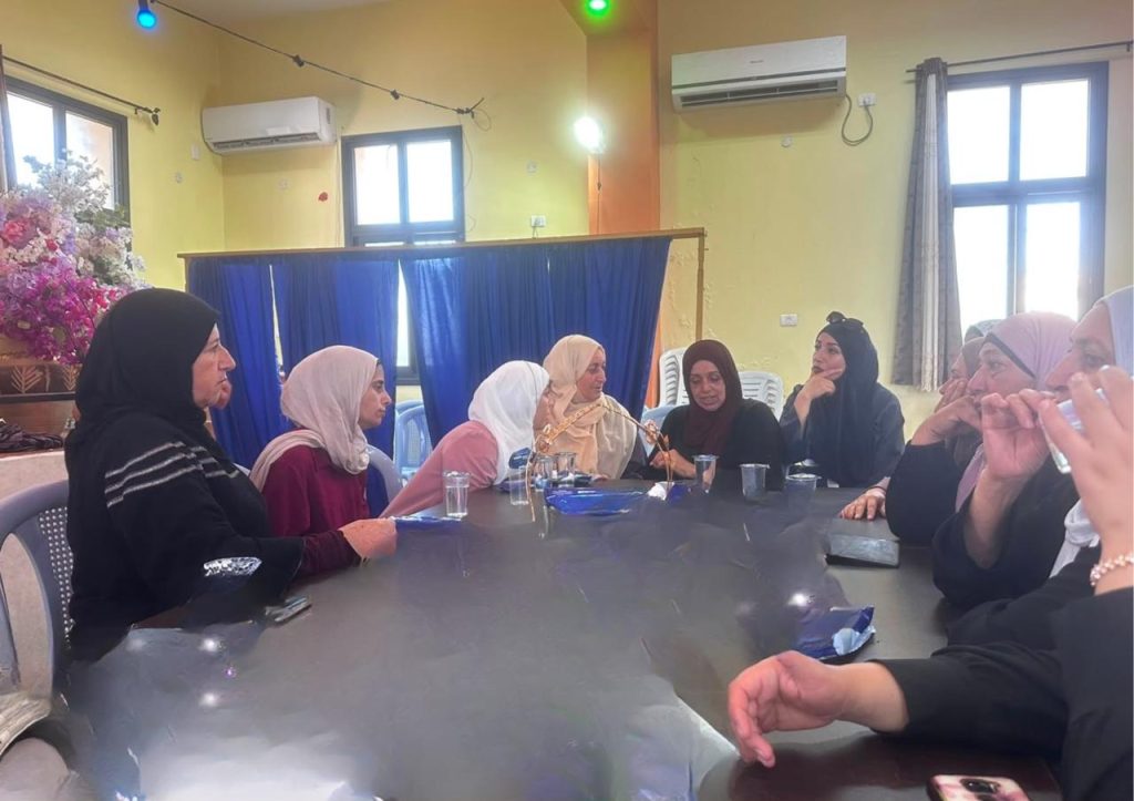 وقّعت جمعية المرأة العاملة ميثاق شرف في دير الحطب بين المجلس القروي ومجلس الظل النسوي لتعزيز المشاركة السياسية والمجتمعية للنساء.