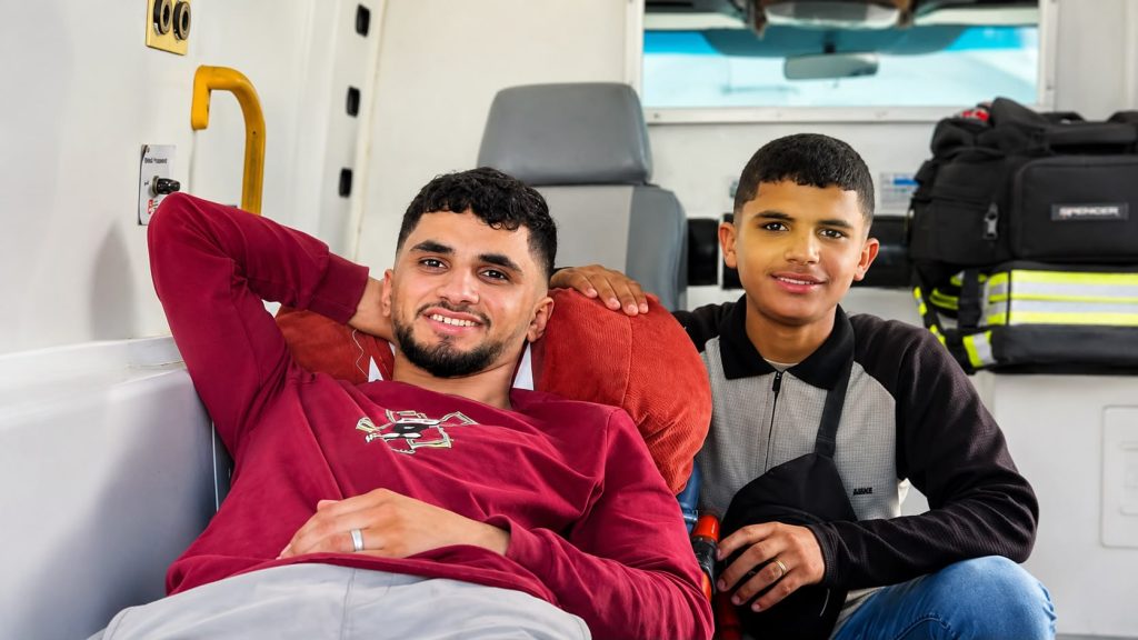 نداء إنساني عاجل إلى الرئيس ورئيس الوزراء لإنقاذ حياة الجريح الفلسطيني عبدالرحمن أبو سحلول