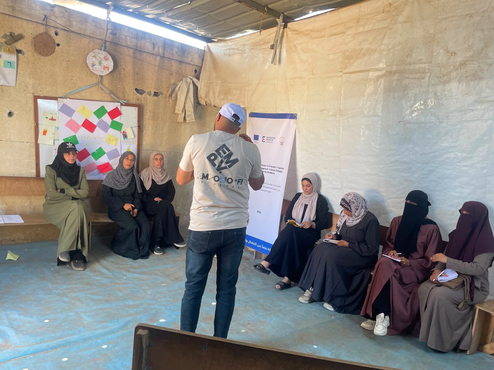 جمعية المرأة العاملة تنظم ورشة حول دور المرأة في صنع القرار بدير البلح