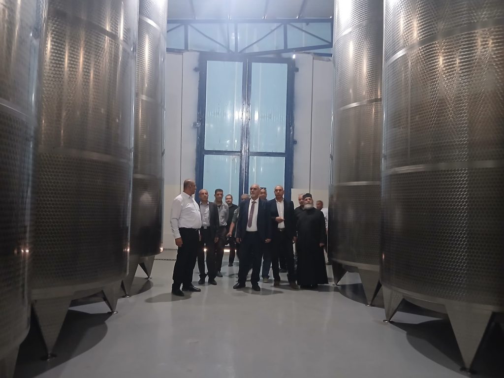 لتعزيز الصمود والتنمية.. وزير الزراعة يفتتح مشاريع إنتاجية ويوقع اتفاقيات حيوية في محافظة جنين