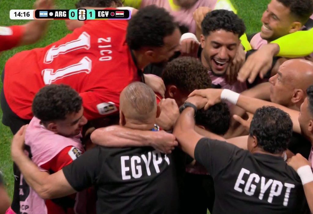 الاحتفال في الهدف الأول للمنتخب المصري 
