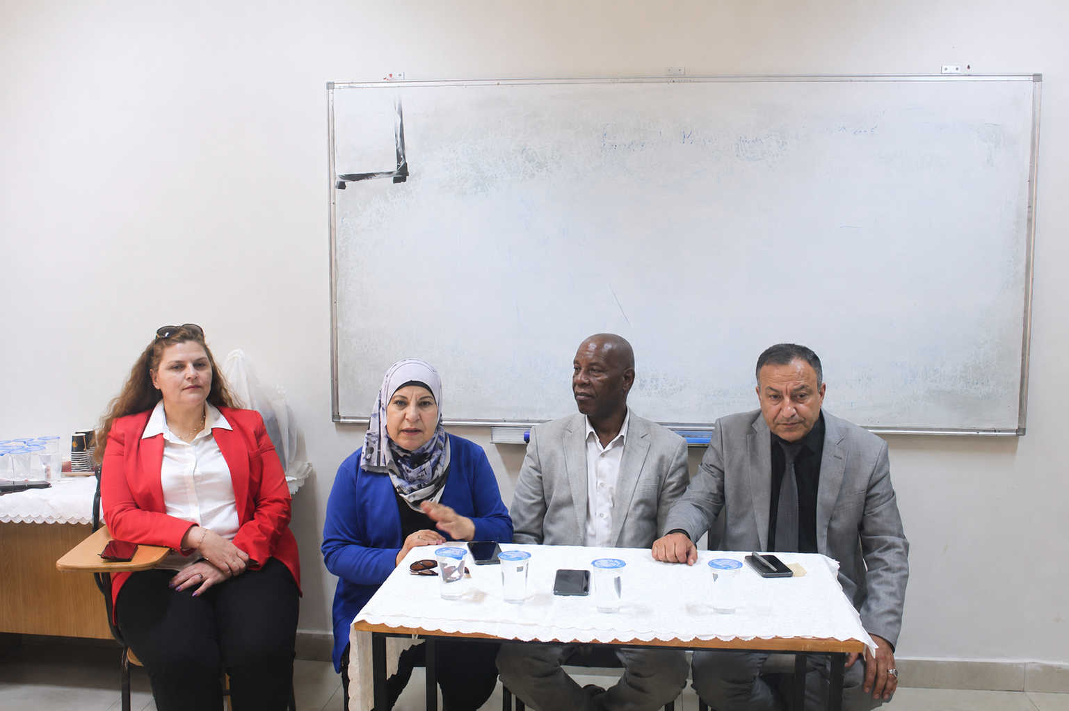جمعية المرأة العاملة تنظم لقاءً حواريًا حول تعزيز مشاركة الشباب في الحكم المحلي وصنع القرار
