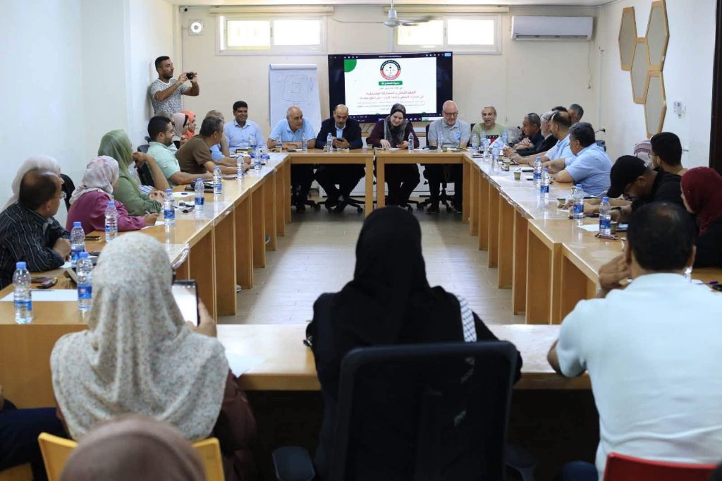 مركز مساواة ينظم لقاءً حول دور الحكم المحلي والمشاركة المجتمعية في إعادة البناء بدير البلح