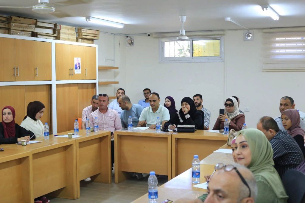 مركز مساواة ينظم لقاءً حول دور الحكم المحلي والمشاركة المجتمعية في إعادة البناء بدير البلح