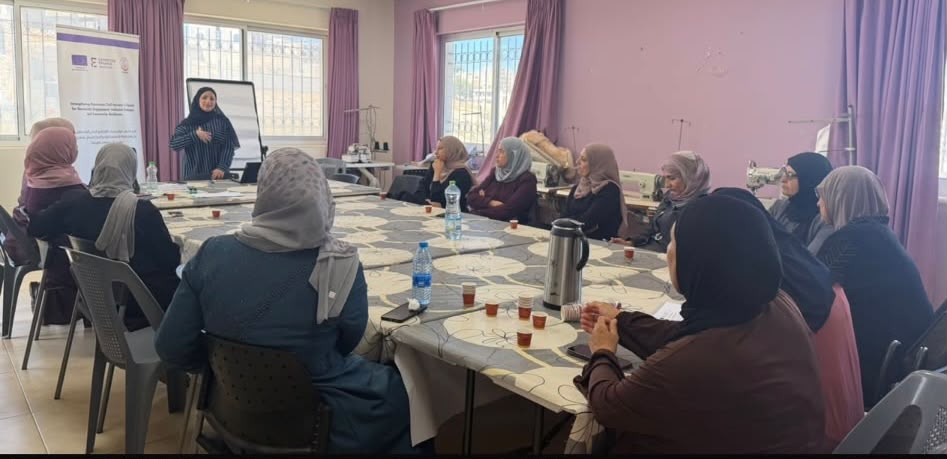 جمعية المرأة العاملة الفلسطينية تنظم تدريباً حول بناء شبكات الدعم للنساء بدار صلاح