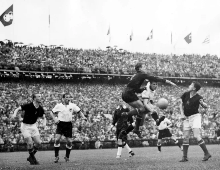 ألمانيا الغربية فازت على المجر في نهائي 1954 (أسوشيتد برس)