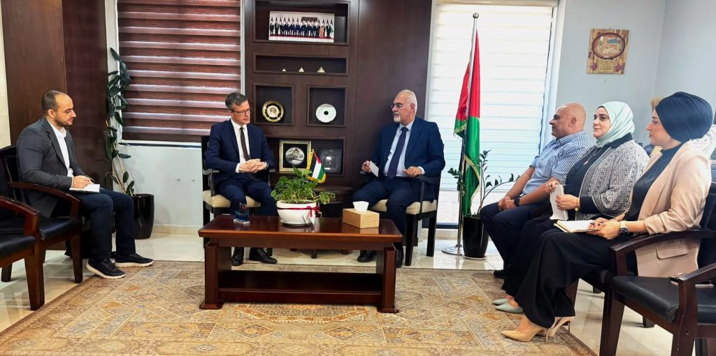 وزارة الزراعة تبحث مع منظمة العمل الدولية تنفيذ مشاريع مستدامة لدعم المزارعين