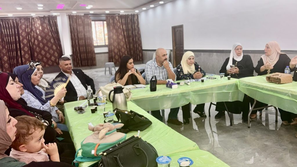 "المرأة العاملة" تنظم ورشة توعوية في بيتونيا لتعزيز المشاركة السياسية وحرية الرأي والتعبير