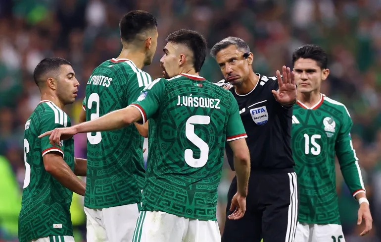 https://www.aljazeera.net/sport/2026/7/17/%D8%A7%D9%84%D8%B3%D9%84%D9%88%D9%81%D9%8A%D9%86%D9%8A-%D9%81%D9%8A%D9%86%D8%AA%D8%B4%D9%8A%D8%AA%D8%B4-%D8%A5%D8%B3%D8%A8%D8%A7%D9%86%D9%8A%D8%A7#ذكريات-متباينة-مع-اسبانيا-والارجنتين