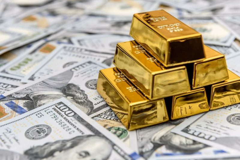 تراجع أسعار النفط والذهب مع انتظام حركة الناقلات في هرمز وصعود الدولار