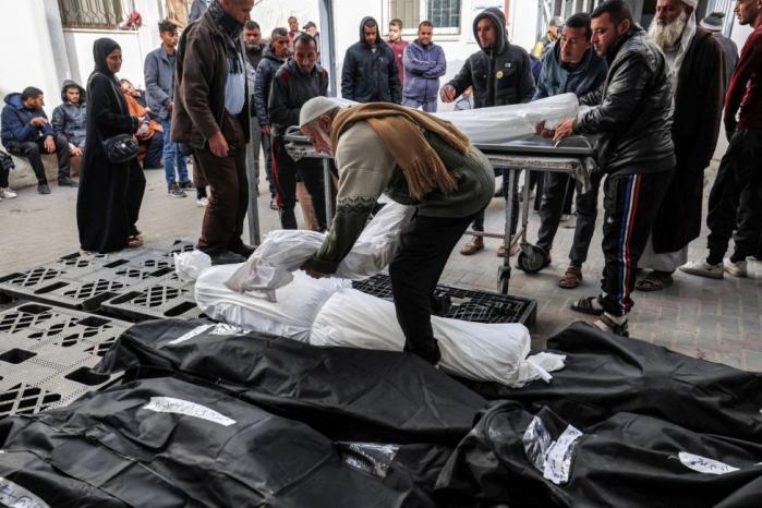 استهداف مزارعين في القرارة: استشهاد 3 مواطنين من عائلة واحدة بخان يونس