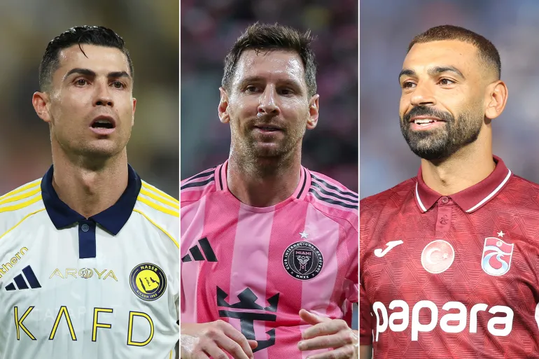 من اليمين: محمد صلاح وميسي ورونالدو (غيتي-الفرنسية)