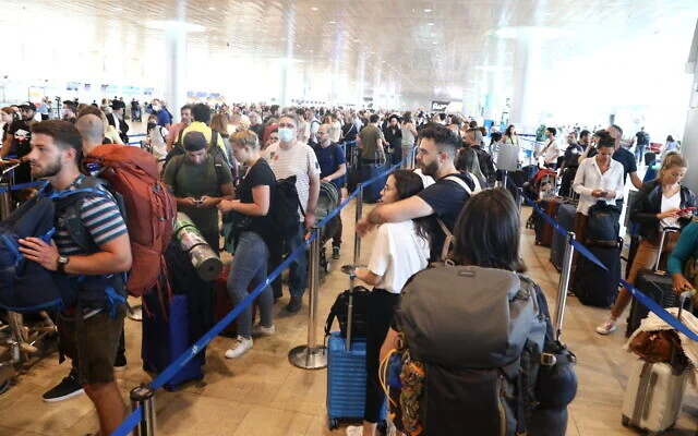 إضراب مطار بن غوريون يتسبب بخسائر بـ30 مليون شيكل وإقالة عيدان
