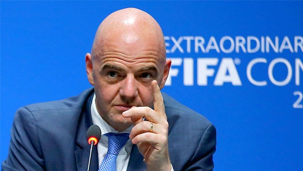 رئيس الاتحاد الدولي لكرة القدم جياني إنفانتينو خلال إحدى المؤتمرات الرسمية للفيفا