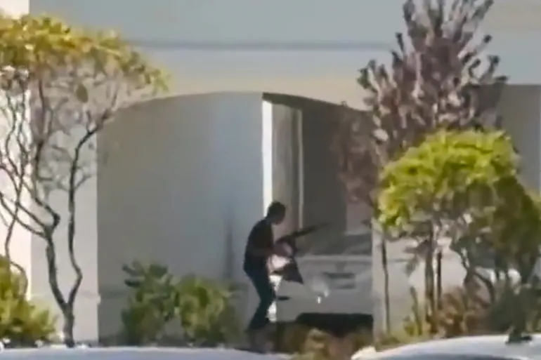 صورة للمهاجم الذي أطلق النار قرب مطعم "إن إن أوت برغر" بولاية أيداهو الأمريكية (أسوشيتد برس)