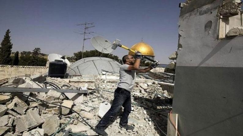 سياسة الهدم الذاتي تتواصل في القدس المحتلة تحت ذريعة البناء دون ترخيص