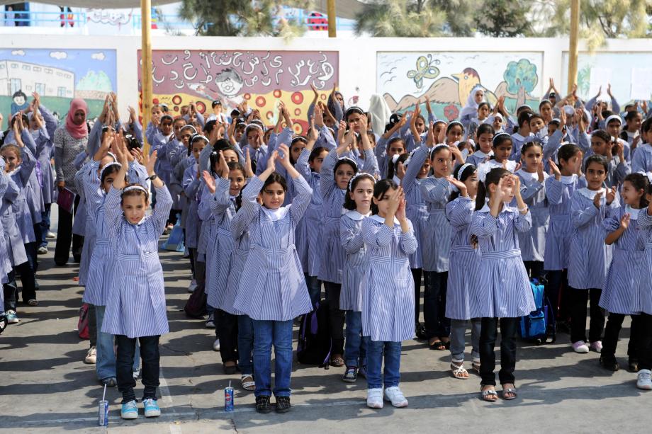 طلبة في الضفة الغربية وقطاع غزة يستعدون لبدء العام الدراسي الجديد 2026-2027